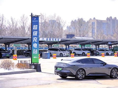 春节开电车回家，充电焦虑有解了