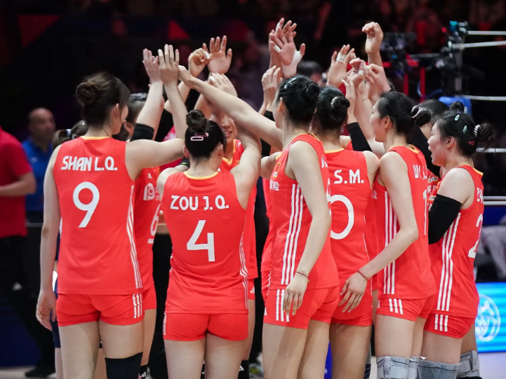 官宣，女排名帅下课，辽宁人，曾执教中国女排，撰写长文批评郎平