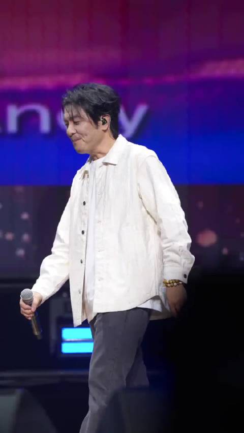 还记得一夜成名的吗？当年这首 曾经火遍大街小巷，成为了无数人的青春回忆！