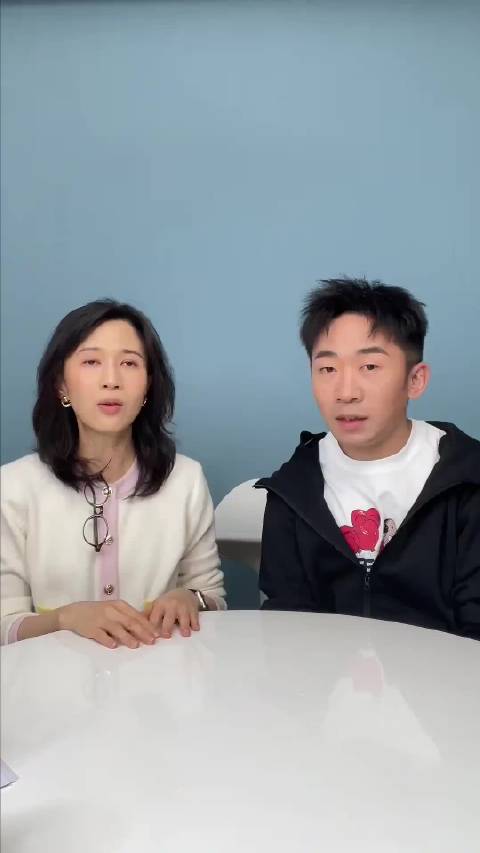 【精彩片段】“综艺一哥”自曝曾差点签约papi公司 正片在@papi酱 papi热烈欢迎 papi酱 杨迪