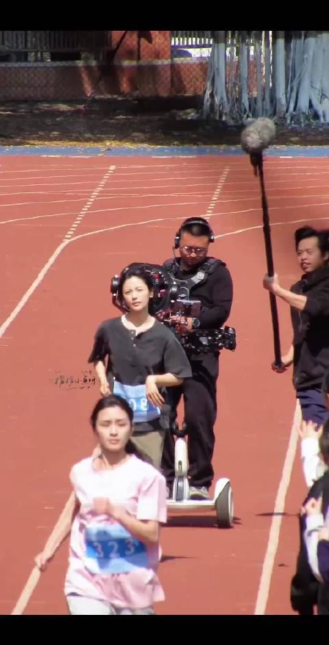 偶遇杨超越在华农拍戏