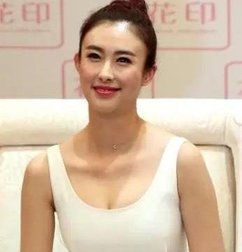 模特翟凌及时进退，过起了普通人的生活