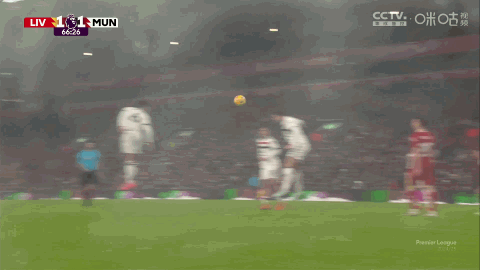 利物浦连扳2球反超曼联！