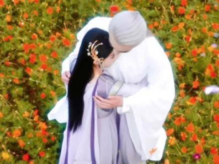 “拥抱比亲吻更让人心动”