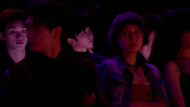 许凯太憔悴了!脸上黑眼圈痘痘太明显,明显状态不对!丨星光大赏