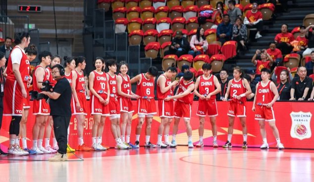 女篮或重建，3人或离队，1中锋+1后卫，新帅或敲定，48岁，名宿