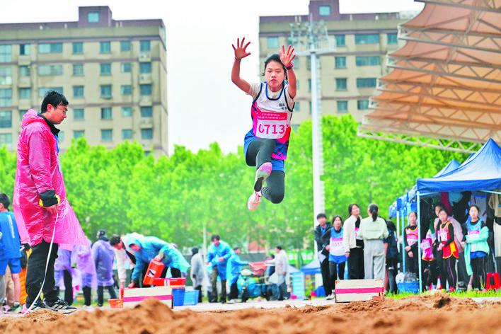 雨中追风 笑傲赛场