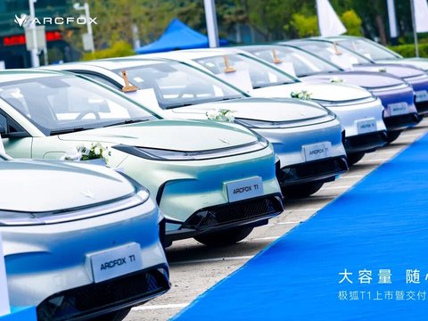极狐T1全国首批交付开启,北汽新能源从“爆款产品”到“爆款品牌”进阶