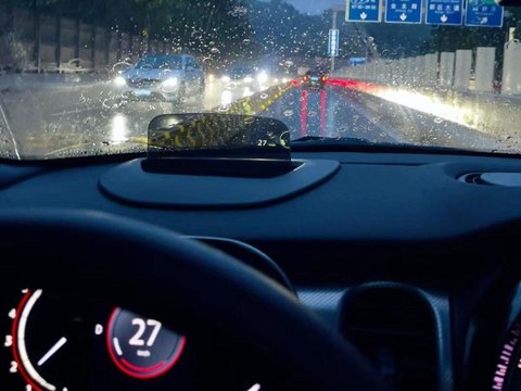 暴雨倾盆,仰望U8成了诺亚方舟?_新闻