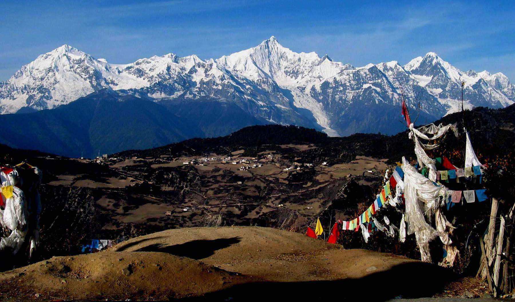 梅里雪山又称太子雪山是藏区八大神山之一