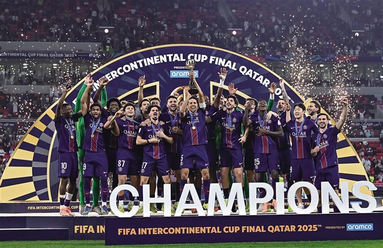 “大巴黎”加冕年度六冠王