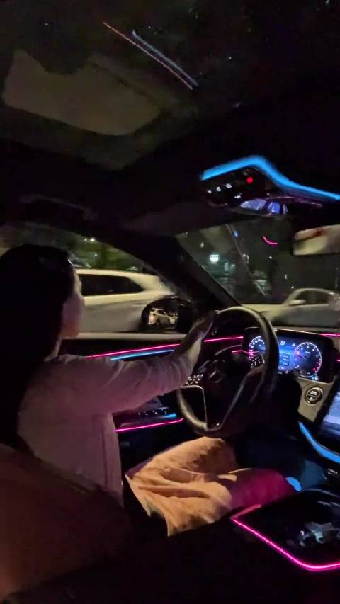 “那些年吃得苦 都会在你开上奔驰E的时候烟消云散”