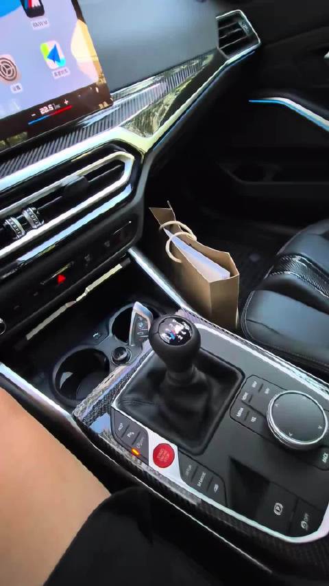 手动挡宝马M3终于到家了！