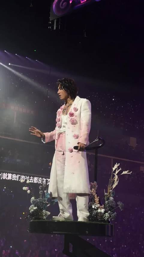 言承旭跟我对视了对视了！