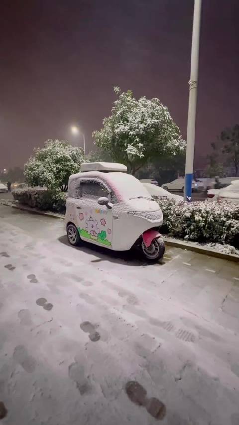 ️大雪天一个人蜗居老头乐有多爽？