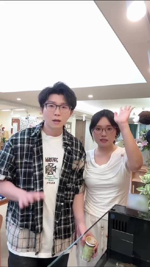 喂乌龟也是一个技术活