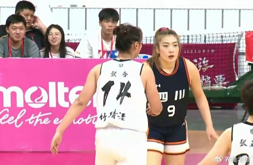 李梦10投全中独揽25分，四川女篮狂赢109分，宫鲁鸣指导尴尬了