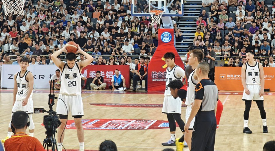 杜锋是懂球迷的！广东男篮全运会热身赛完成了“众神归位”