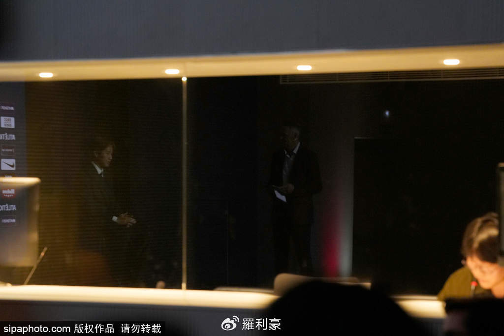 阿尔瓦雷斯回归马竞合练 转会风波倒计时48小时
