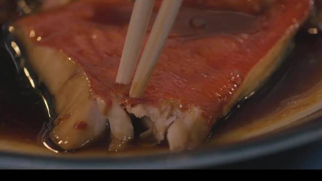 当自己爱上自己，一个人的海鲜情侣套餐也可以无需顾忌