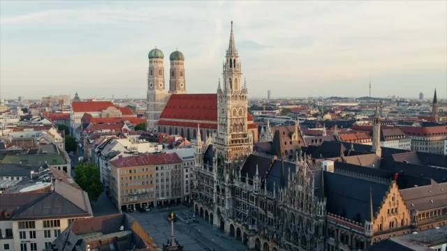 陈鲁豫深度对话零跑朱江明