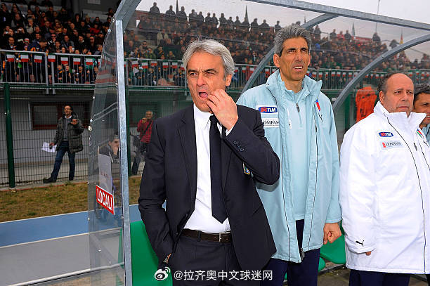 拉齐奥名宿皮斯切达批评球队缺乏动力，萨里战术遭质疑