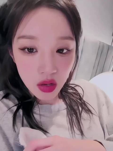 一年后看还是会被雨琦可爱到