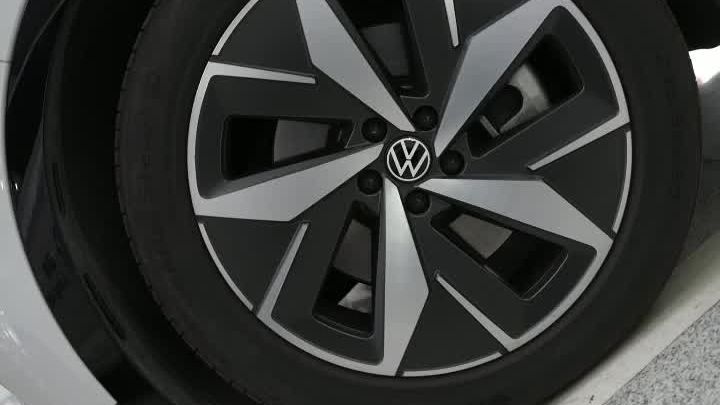 逛完广电车展，你能猜出来这是哪五款车吗？