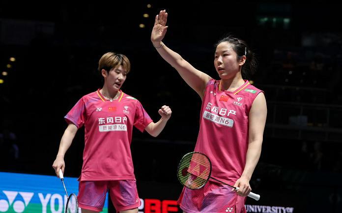 新加坡公开赛：贾一凡/张殊贤2-1世界第10，女双四强国羽半壁江山
