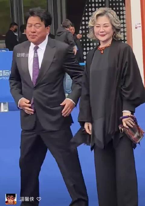 牧马人  老许你要老婆不要