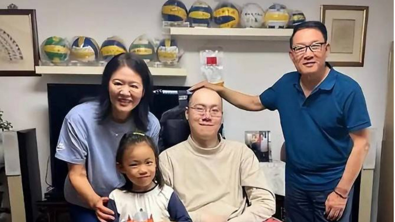 瘫痪19年汤淼现状：母亲妻子早已改嫁，女儿已9岁，郎平多次看望