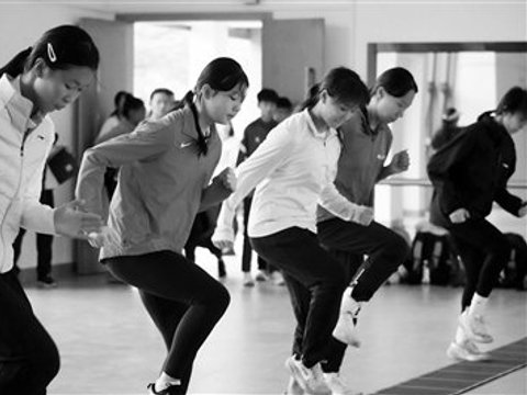 广东青少年体育精英训练营开营