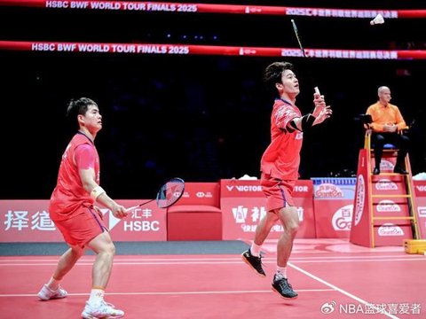 连续挽救4局点逆转翻盘！梁伟铿/王昶2-1世界第15，晋级男双八强