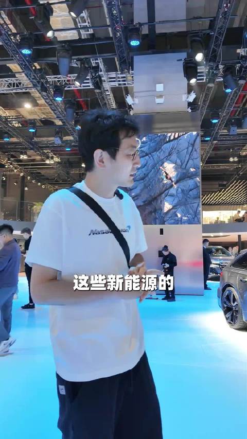 2025上海车展千匹新能源猛兽登场，奥迪RS6只剩情怀