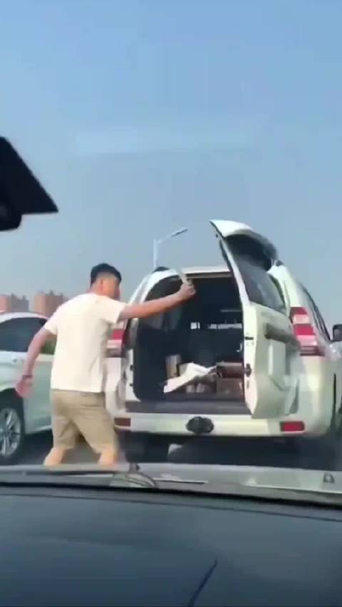 “开丰田霸道 做有正能量的男人”