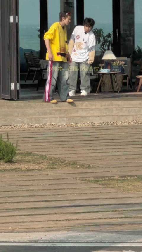 我知道幸福来之不易 所以有你在的每一天 我都格外珍惜