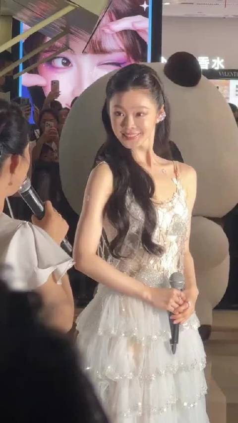 一二布布推荐官宋轶好美！ 好瘦好美！