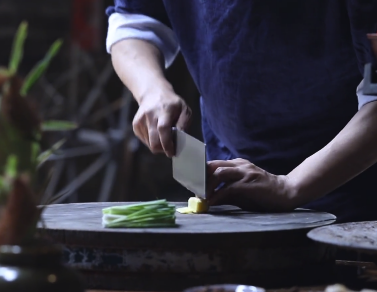 《红楼梦》中贾宝玉最爱的下酒菜——红袍大虾，跟着红楼宴学做菜！