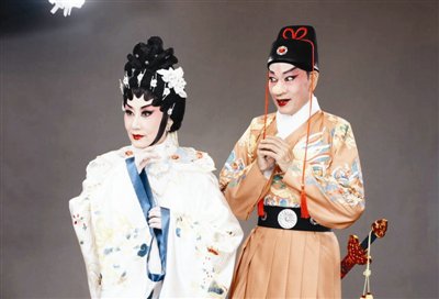 罗家英汪明荃到津 上演粤剧《大鼻子情圣》