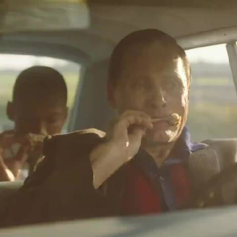 “只有坚守尊严才会取胜”