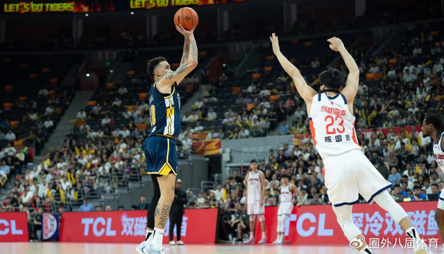 广东宏远21分大胜！杜锋拒绝输球，胡明轩爆发，萨林杰24分14篮板