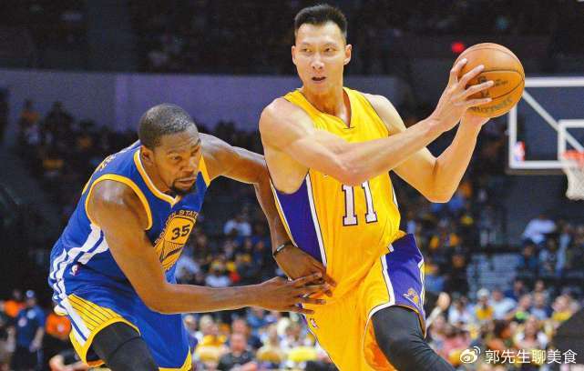 身高同样是2米11，易建联和杜兰特谁天赋更强？看完这5张图你就懂
