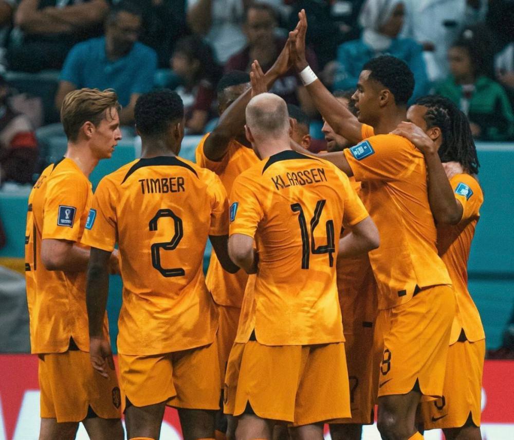 世界杯最新形势：夺冠热门全晋级，英法大战上演，梅西盼进四强！休闲区蓝鸢梦想 - Www.slyday.coM