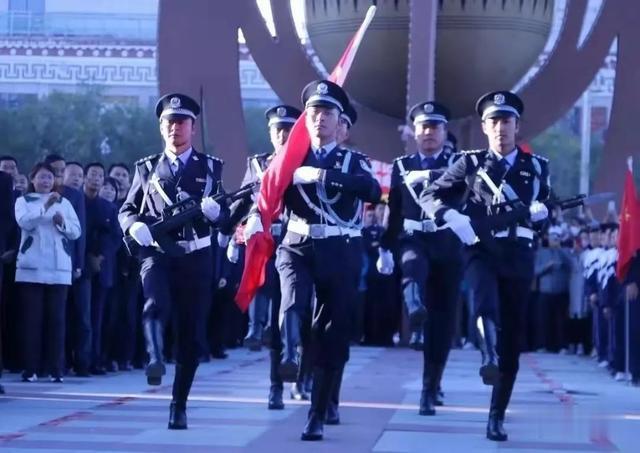 「春节有我请放心」过年啦!警察蜀黍有话对你们说休闲区蓝鸢梦想 - Www.slyday.coM 「春节有我请放心」过年啦!警察蜀黍有话对你们说休闲区蓝鸢梦想 - Www.slyday.coM