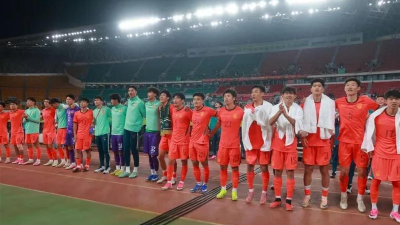 又赢了！中国U23国足7球狂胜中国香港完成双杀，王钰栋拜合拉木缺席