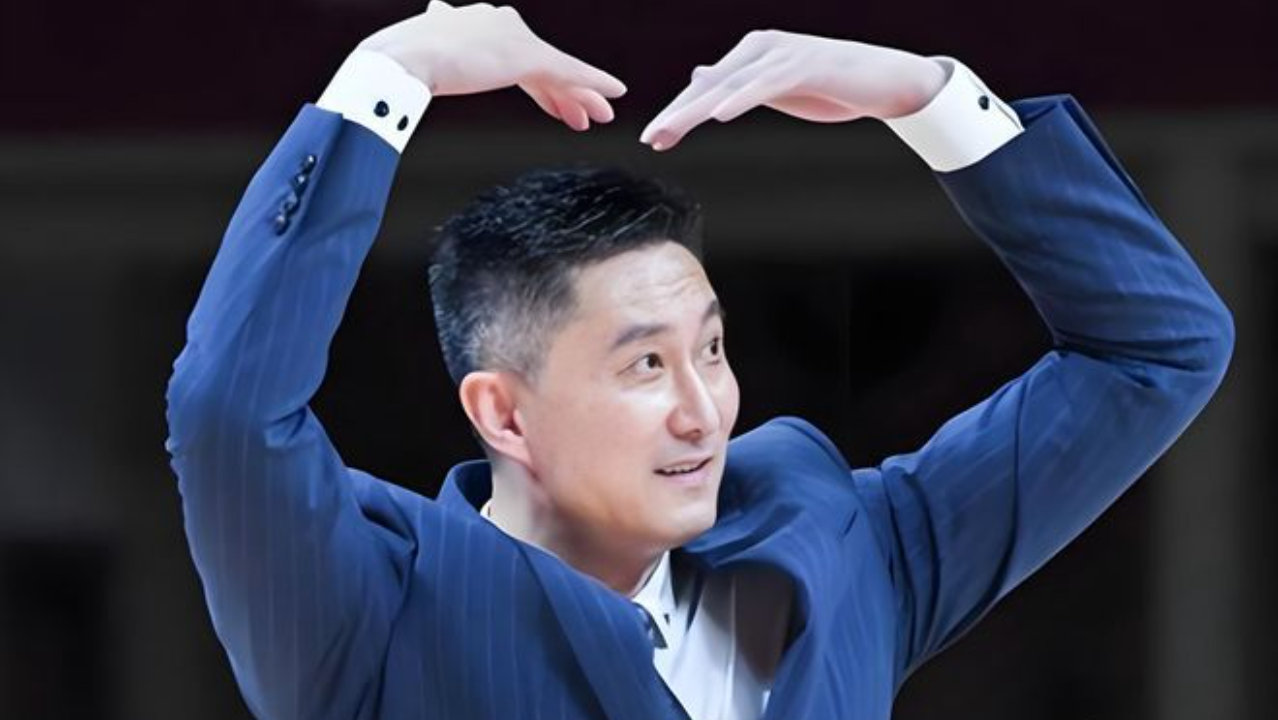 杜锋找到广东队新的赢球方式！胡明轩可以安心养伤，不着急复出