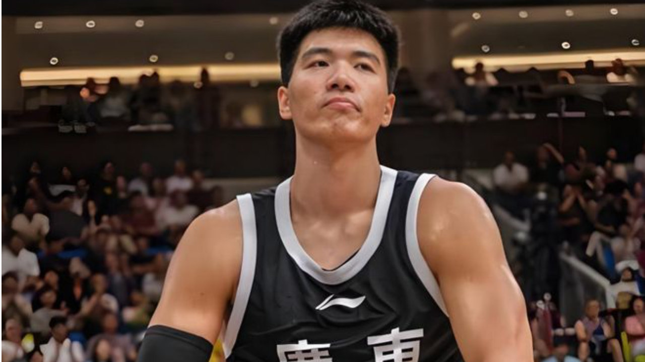 失算了？广东队重磅引援全场0分+4犯规，球迷：不如送走的徐昕