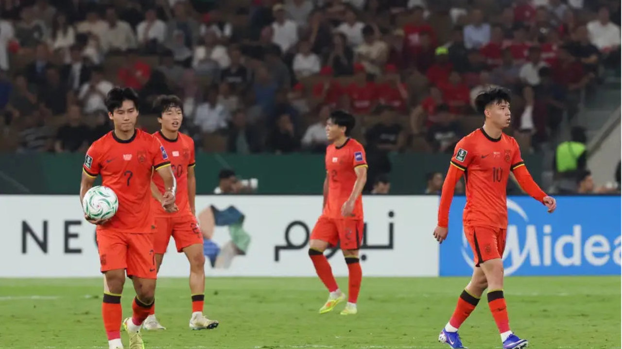 国足两大锋线新星风评反转，王钰栋被吐槽太能装，此人却备受青睐