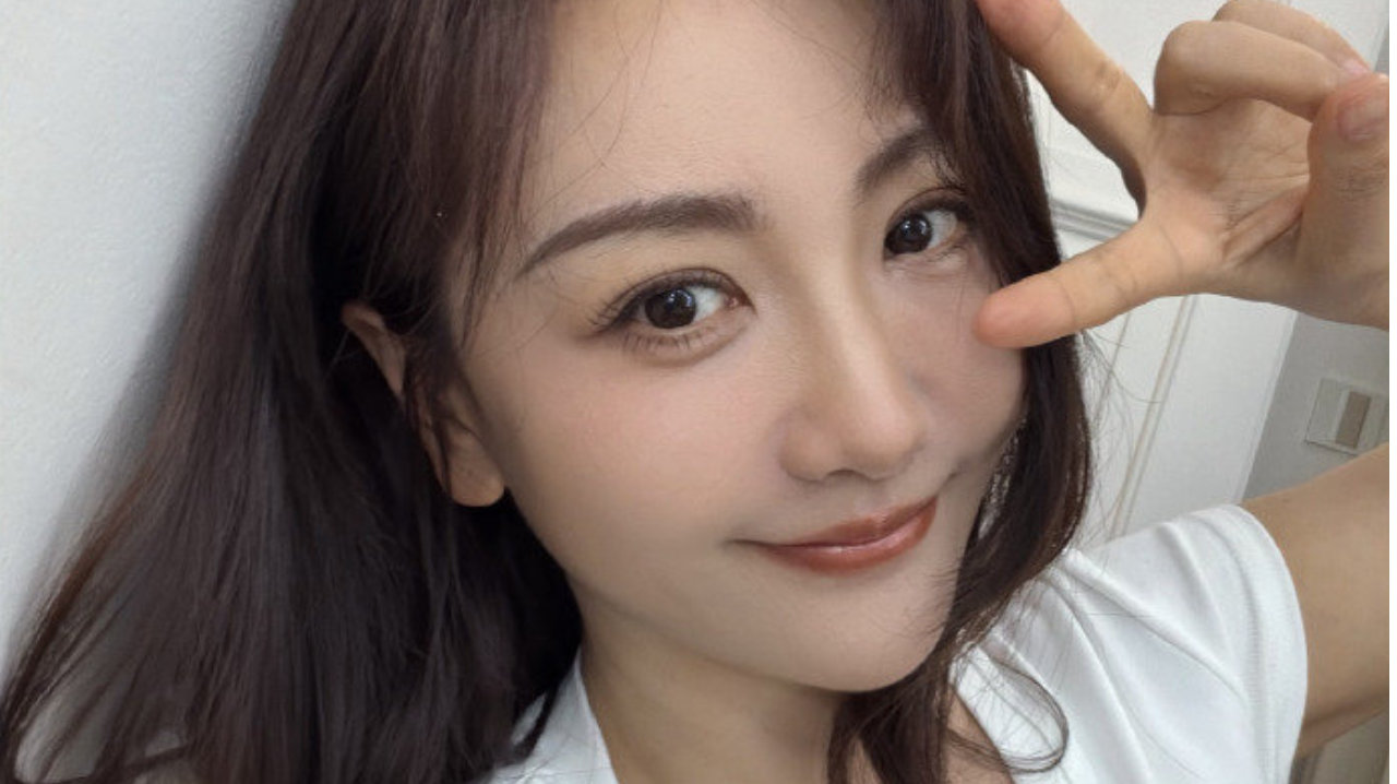 演员杨蓉晒出面部烫伤恢复近照，曾表示“带疤的脸很酷”