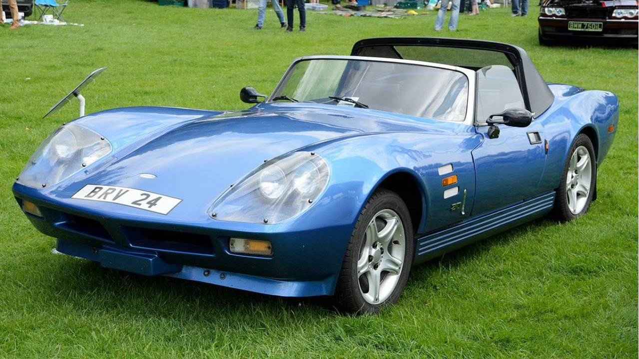 英国套件车黄金时代的创新之作：Latham F2超级跑车